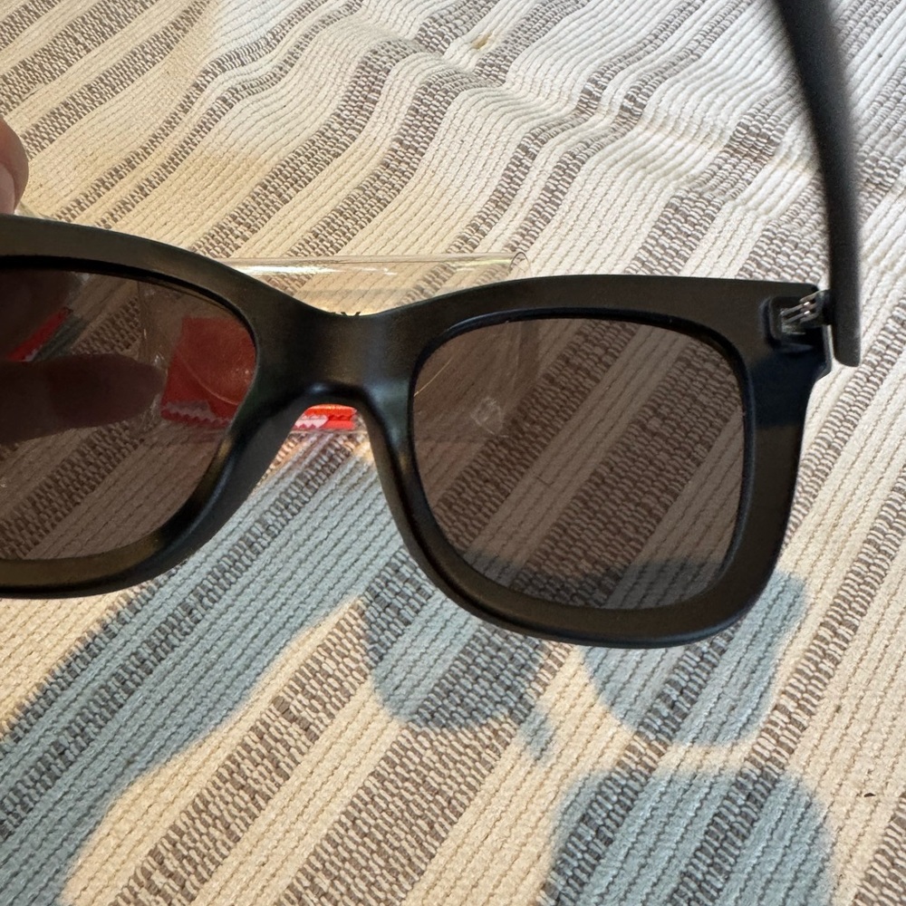Quay Black Oversized Sunglasses - Picture 4 of 4